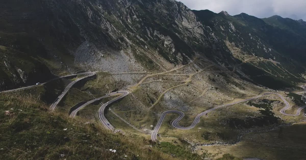 Le Transfăgărășan : Route Panoramique des Carpates
