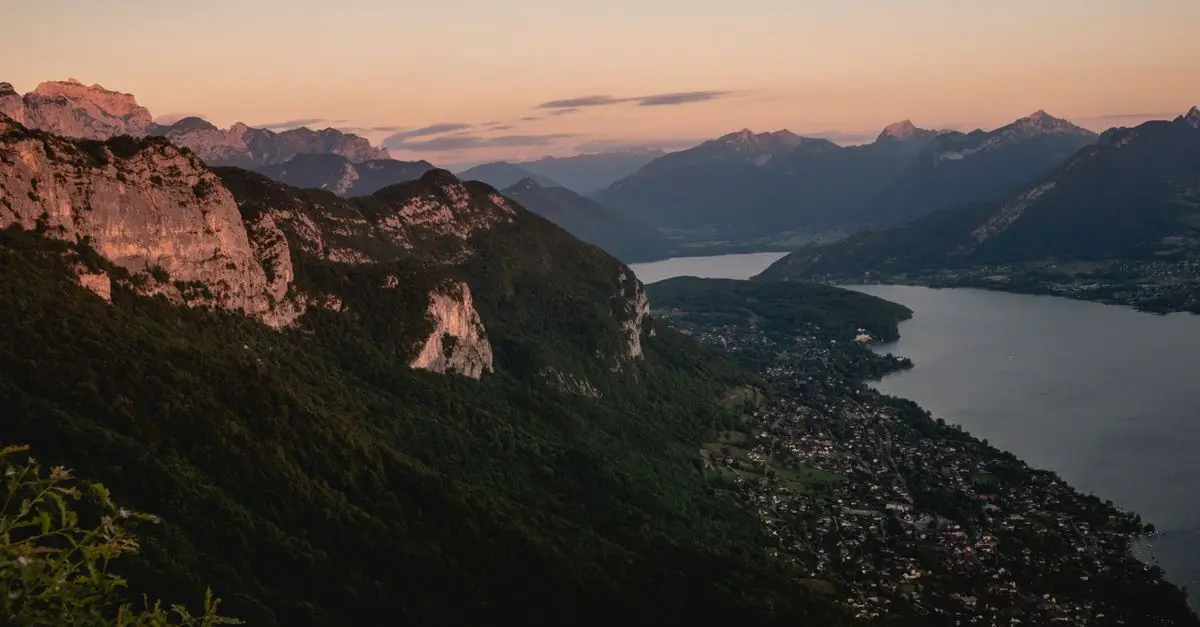 5 Routes Panoramiques à Ne Pas Manquer en France
